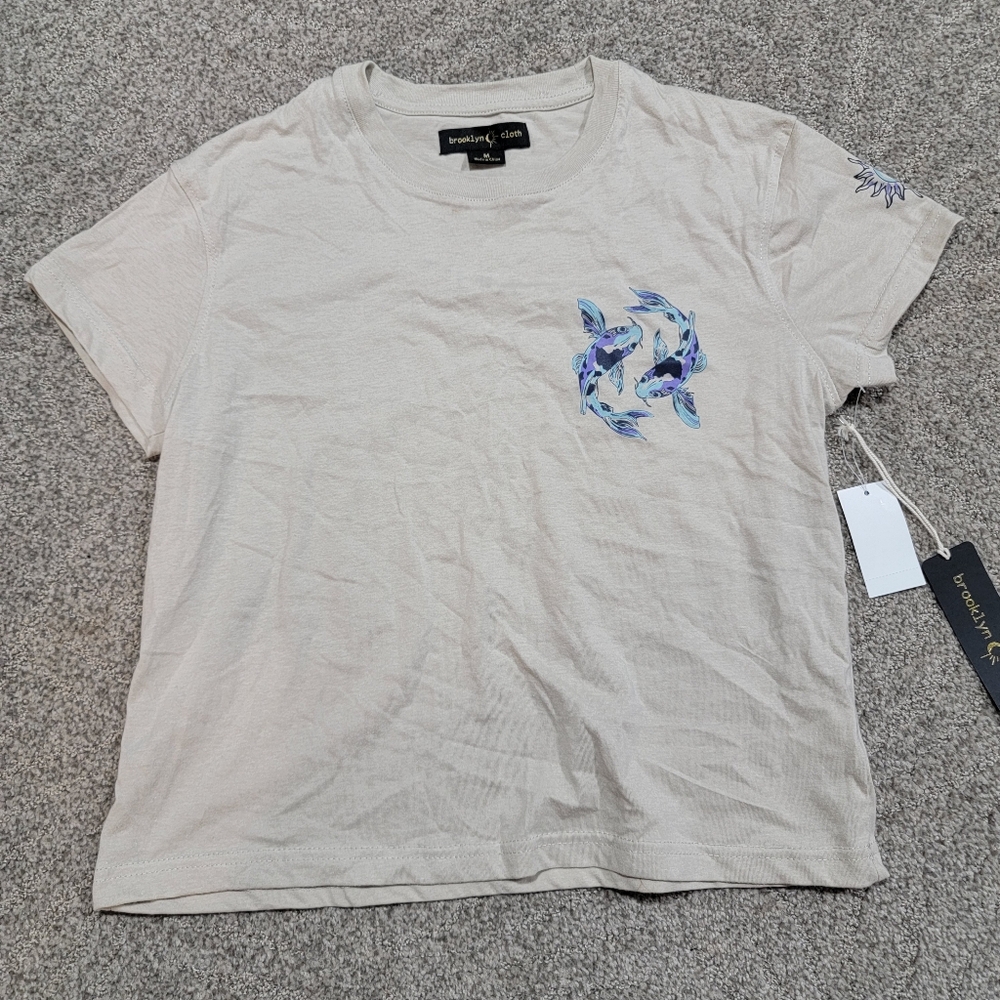 ♥️ (NWT) Brooklyn Cloth/Size: M/ Koi Cropped Tee